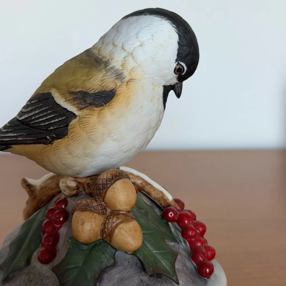 Andrea By Sadek 1994 Limited Edition Chickadee Holly Acorn Bird Figurine286/5000